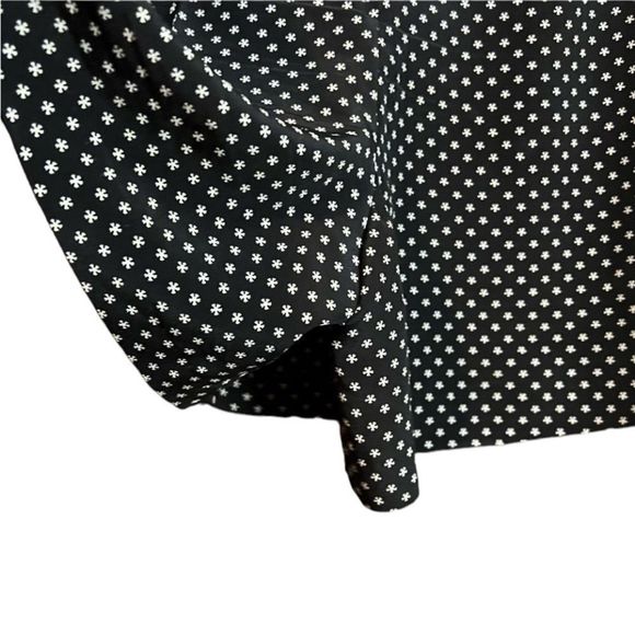 3 for $20! Zigzag black & white patterned skort - Picture 7 of 8